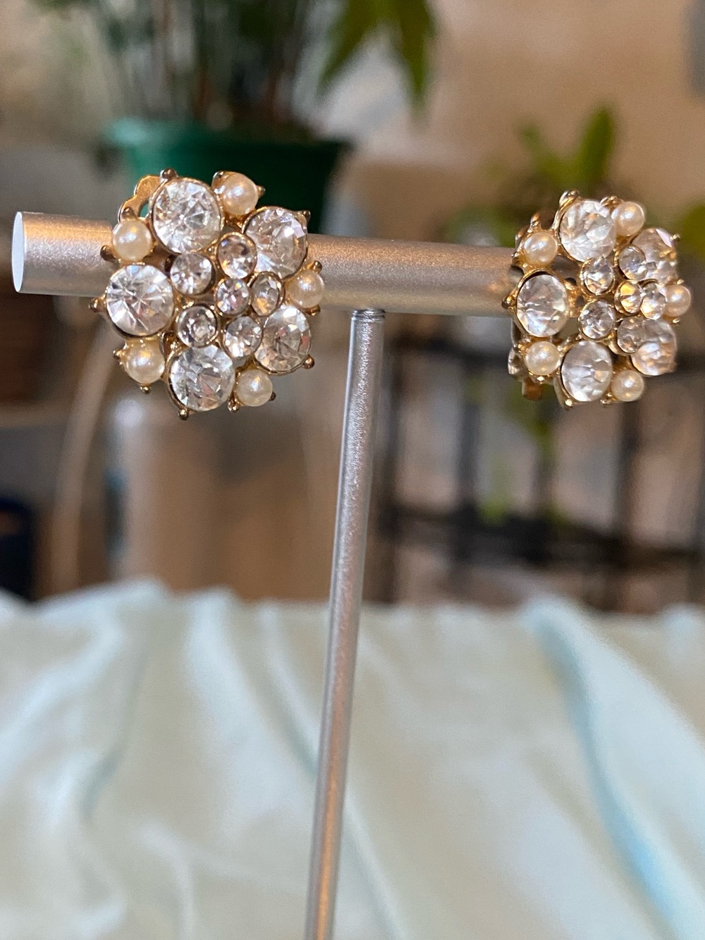 FASHION RHINESTONE CLIP ON EARRINGS - Picture 7 of 12